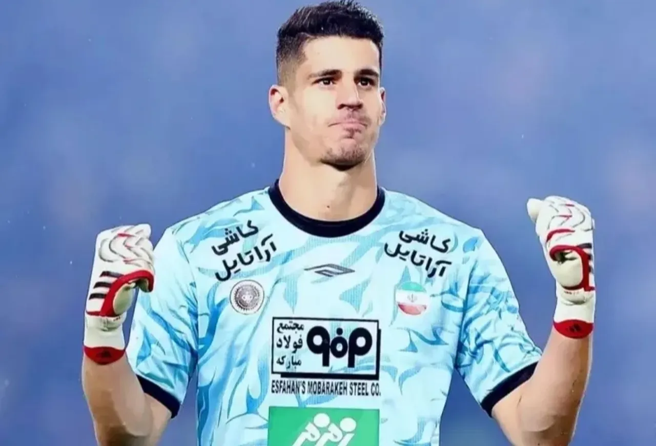 عکس| سنگربان پرسپولیس از اصفهان آمد!